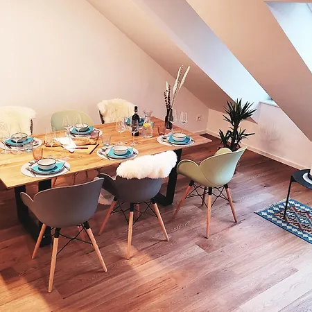 Seezeit - Gemuetliche Ferienwohnung, Tiefgarage, Cospudener * Markkleeberg