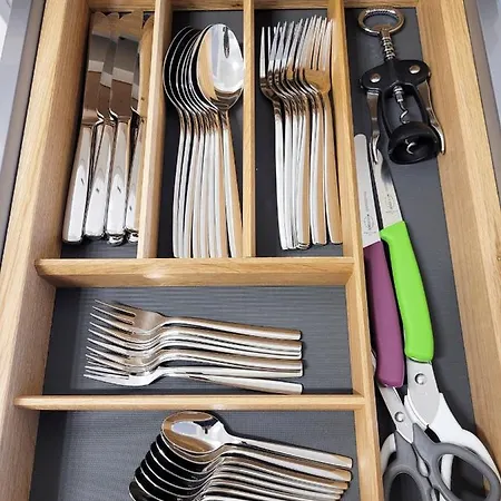 Seezeit - Gemuetliche Ferienwohnung, Tiefgarage, Cospudener شقة *