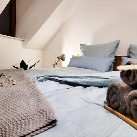 Seezeit - Gemuetliche Ferienwohnung, Tiefgarage, Cospudener Apartment