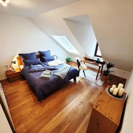 Seezeit - Gemuetliche Ferienwohnung, Tiefgarage, Cospudener Markkleeberg
