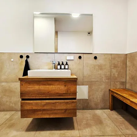 Seezeit - Gemuetliche Ferienwohnung, Tiefgarage, Cospudener شقة *