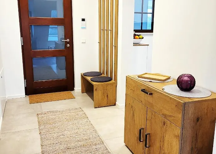 Seezeit - Gemuetliche Ferienwohnung, Tiefgarage, Cospudener * Марклеберг