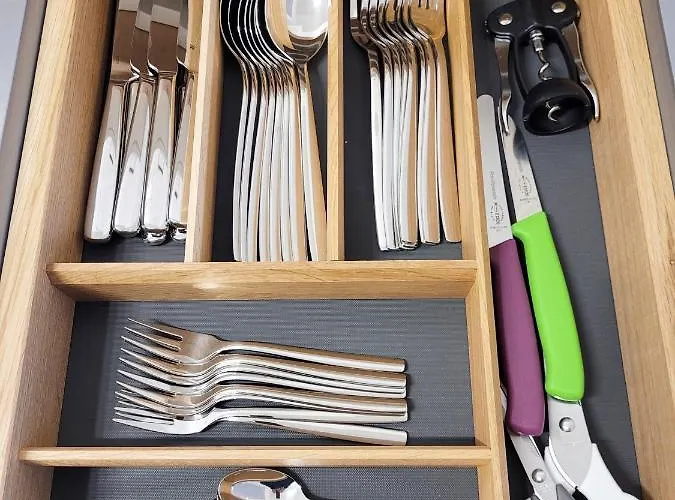 Seezeit - Gemuetliche Ferienwohnung, Tiefgarage, Cospudener Apartment *