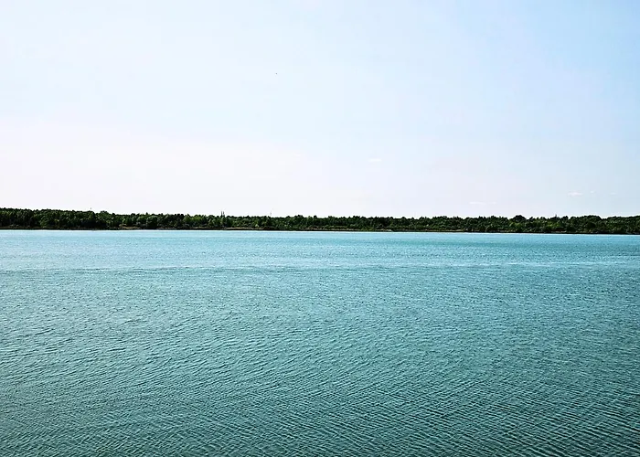 Seezeit - Gemuetliche Ferienwohnung, Tiefgarage, Cospudener Apartment